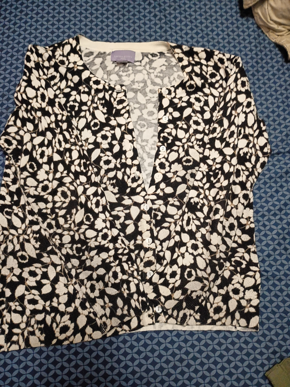 Laura Scott Black and White Floral Button-Front Cardigan